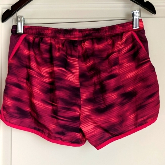 Old Navy Athletic Shorts - Picture 2 of 3